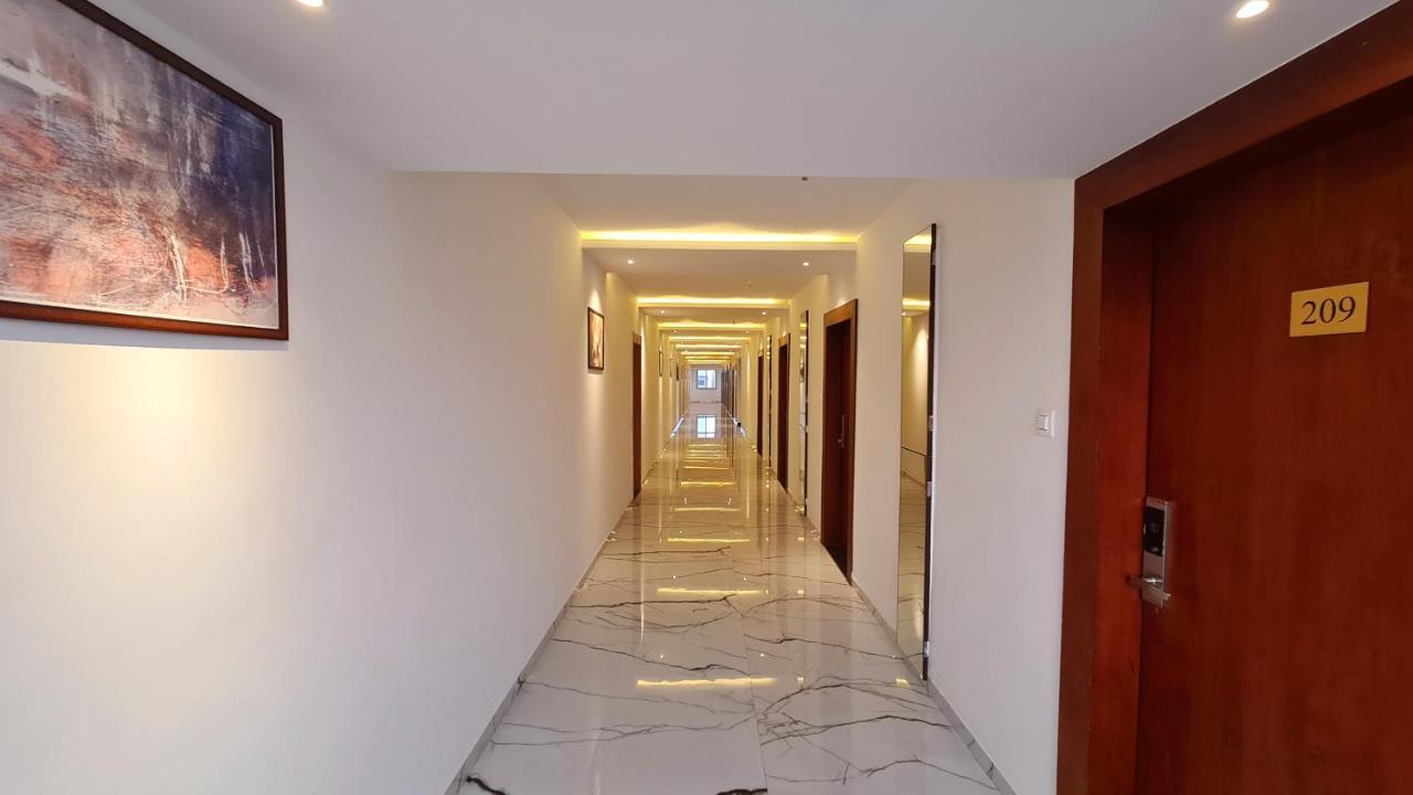 Galaxy Club & Hotel Bijāpur Esterno foto