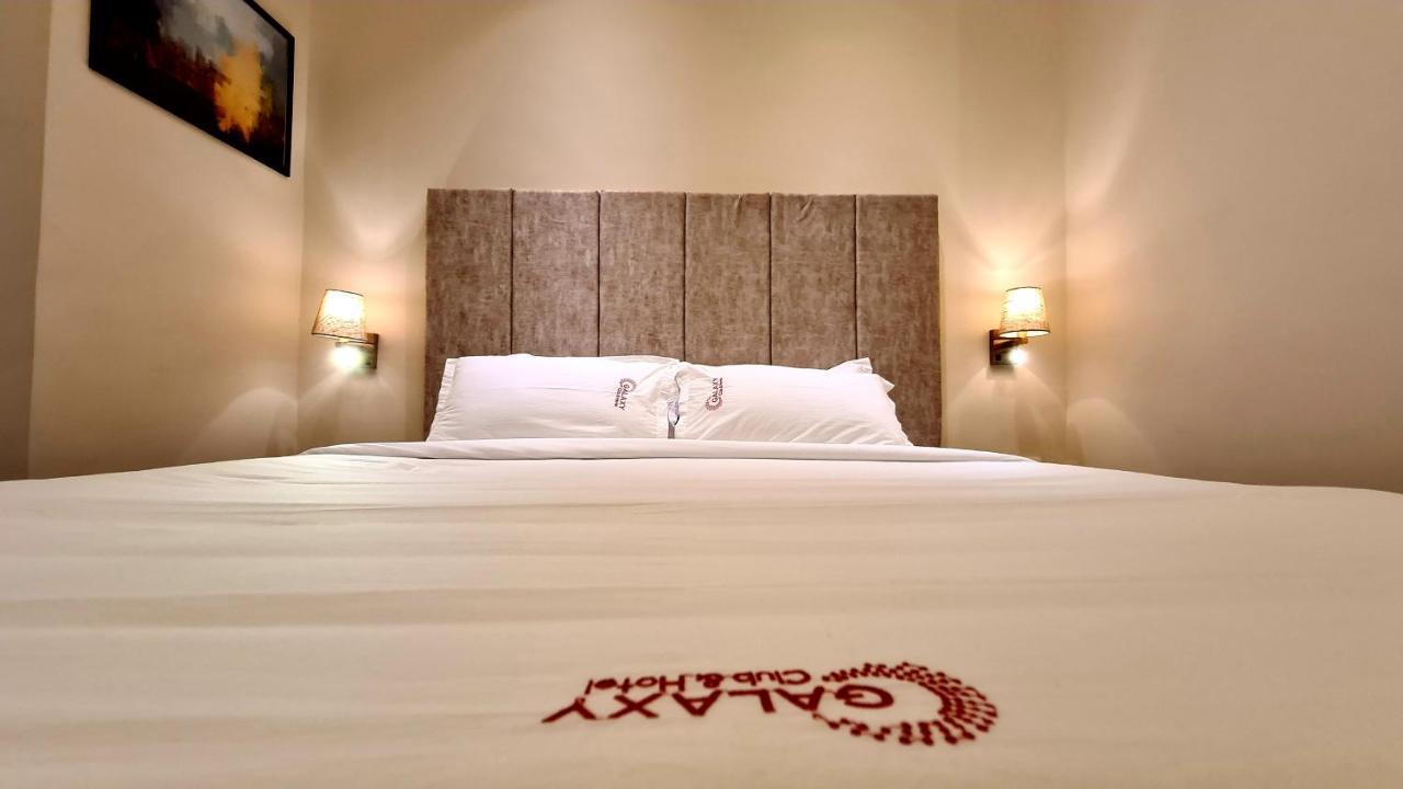 Galaxy Club & Hotel Bijāpur Esterno foto