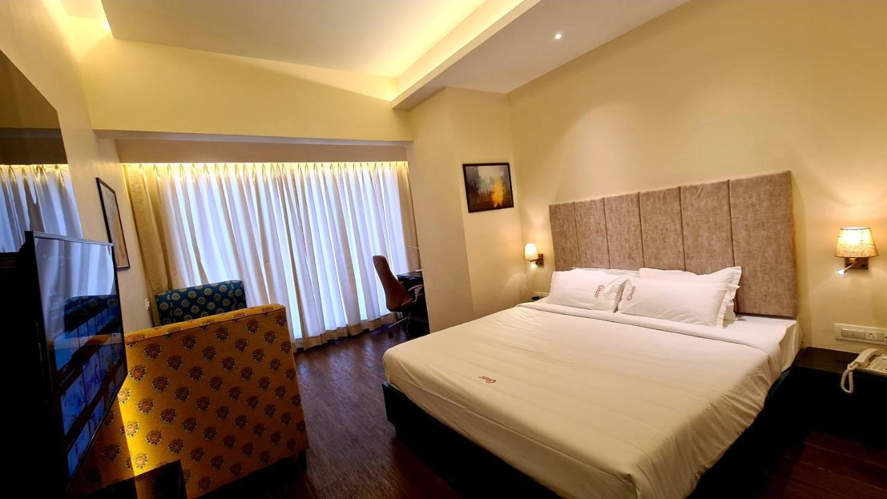 Galaxy Club & Hotel Bijāpur Esterno foto