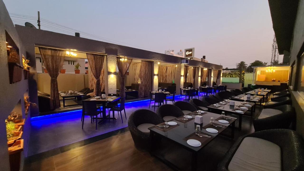 Galaxy Club & Hotel Bijāpur Esterno foto