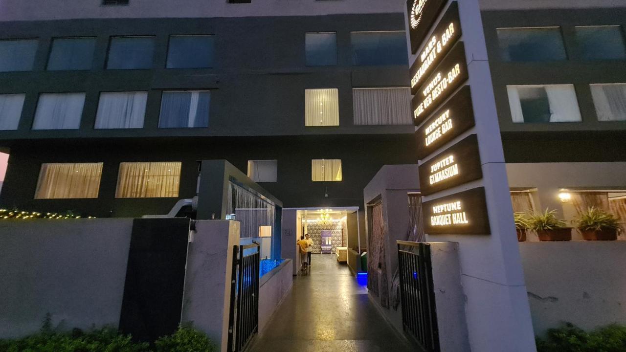 Galaxy Club & Hotel Bijāpur Esterno foto